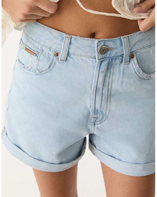 D83 di Stradivarius in Blue