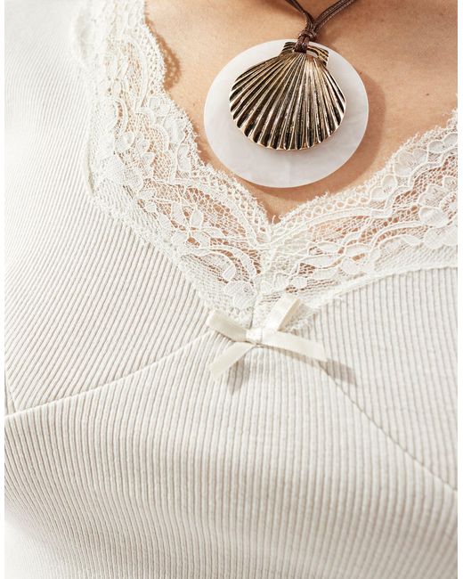 Reclaimed (vintage) White – knapp geschnittenes ballerina-t-shirt