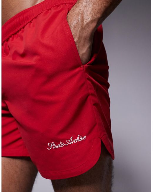 ASOS – halblange badeshorts in Red für Herren