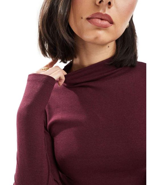 Top Bordeaux A Maniche Lunghe Con Scollo A Barchetta di Pull&Bear in Purple