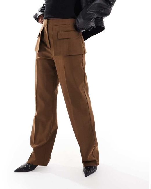 Pantalones De Sastre Oscuro De Pernera Recta Con Bolsillo Utilitario A La Vista De ASOS de color Black