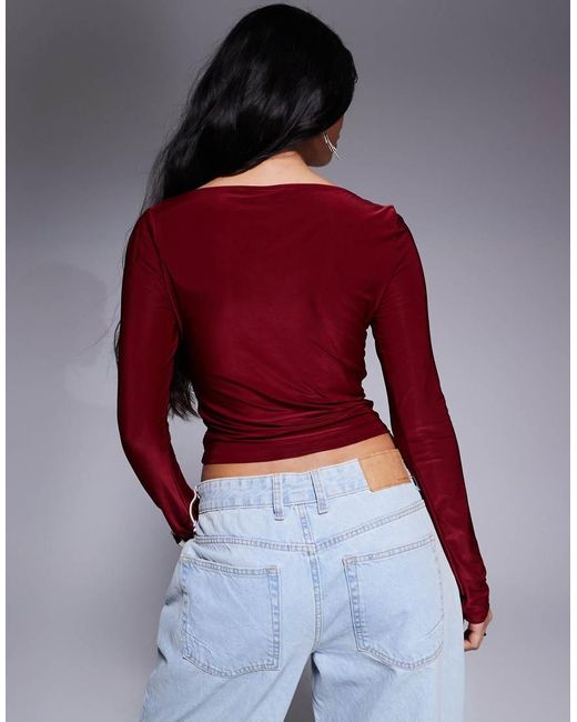 Top Aderente A Maniche Lunghe Bordeaux Con Scollo Ad Anello di ASOS in Red