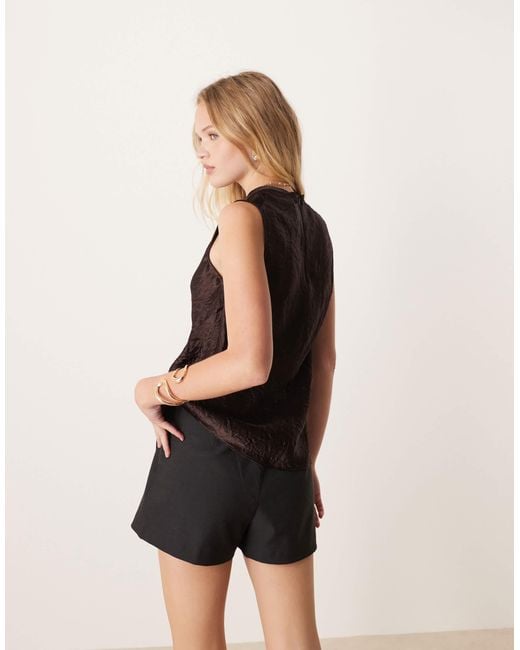 Mango Black – ärmelloses oberteil aus geknittertem satin