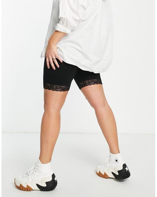 Vero Moda Black legging Shorts With Lace Detail