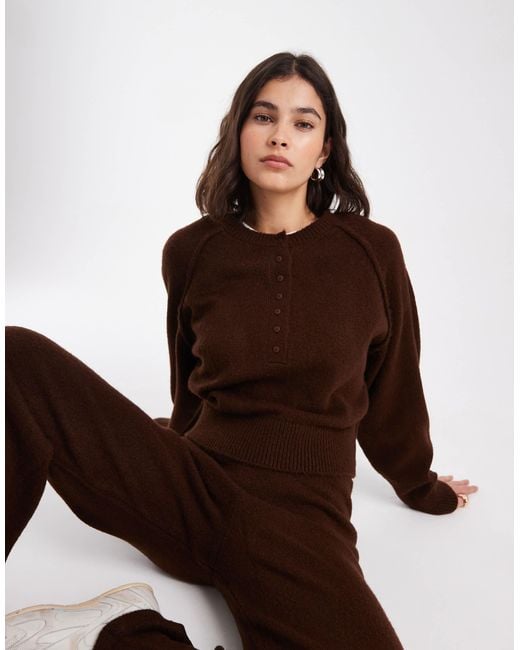 Pull en maille d'ensemble à col boutonné et manches longues - chocolat ASOS en coloris Black