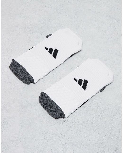Calcetines blancos y negros ubp23 Adidas Originals de color White
