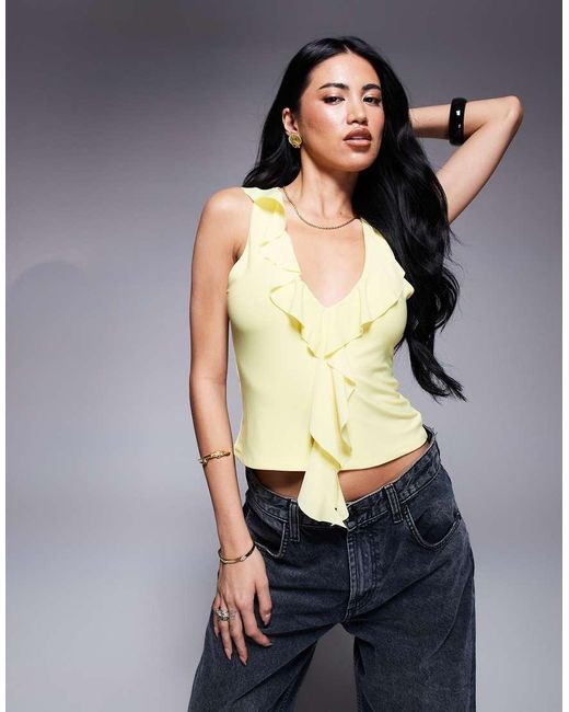 ASOS Top Met Racerback, Lage Hals En Ruches Langs De Halslijn in het Yellow