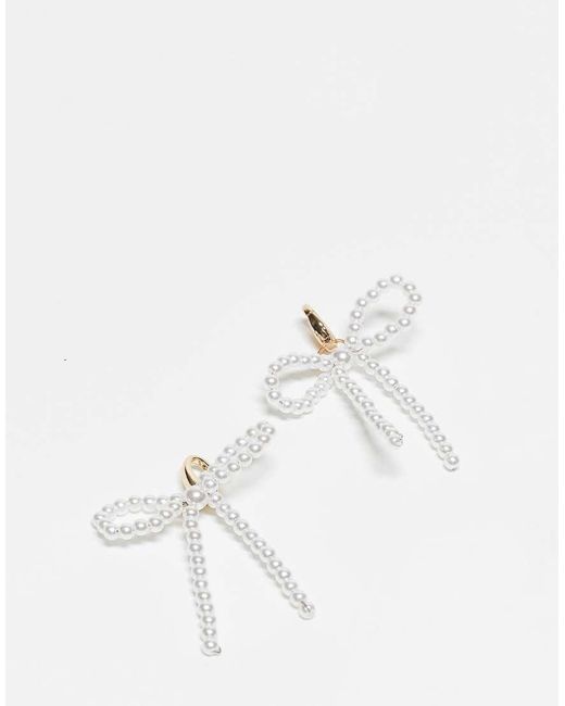 Pack De 2 Charms Para Zapatos Y Accesorios De Lazos De Perlas De ASOS de color Pink