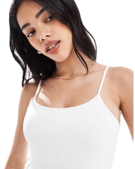 Canottiera Bianca Modellante di Pull&Bear in White