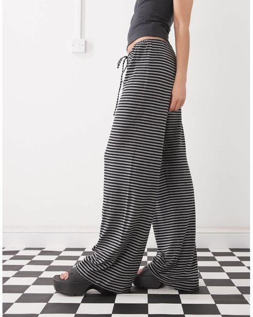 Pantalon large à rayures - et gris Weekday en coloris Gray
