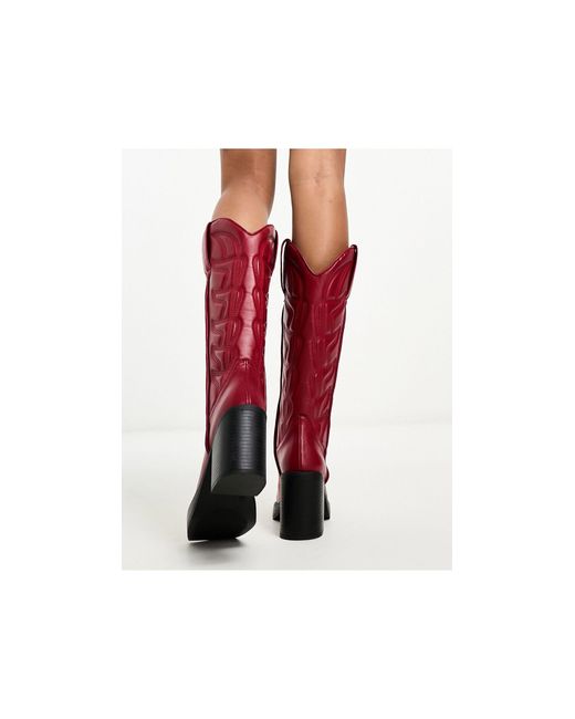 Stivali al ginocchio stile western ruggine brunito con punta quadrata di Daisy Street in Red
