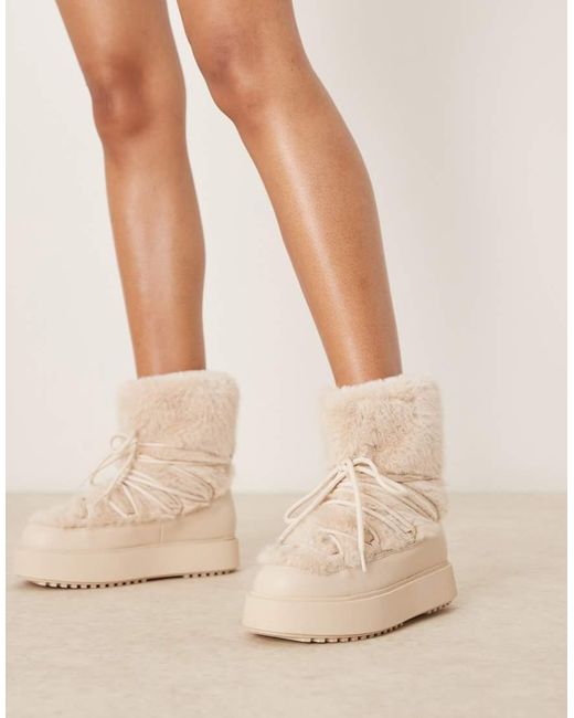 Botas De Nieve Con Acabado Mullido De -Blanco New Look de color Natural
