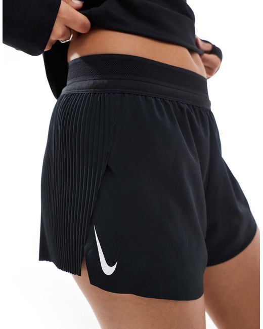 Nike Black – aeroswift dri-fit – plissierte shorts