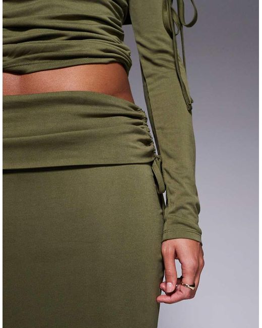 Falda Larga Verde De Corte Sirena Con Cinturilla Plegada Y Lateral Fruncido De Modal Premium De ASOS de color Green