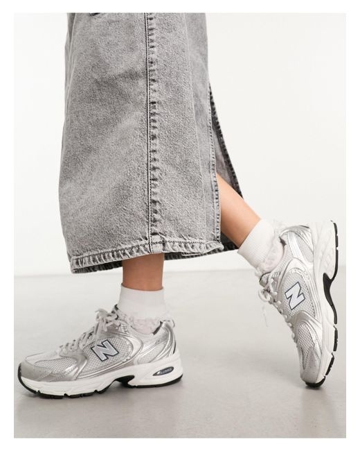 New Balance 530 Trainers in Gray Lyst