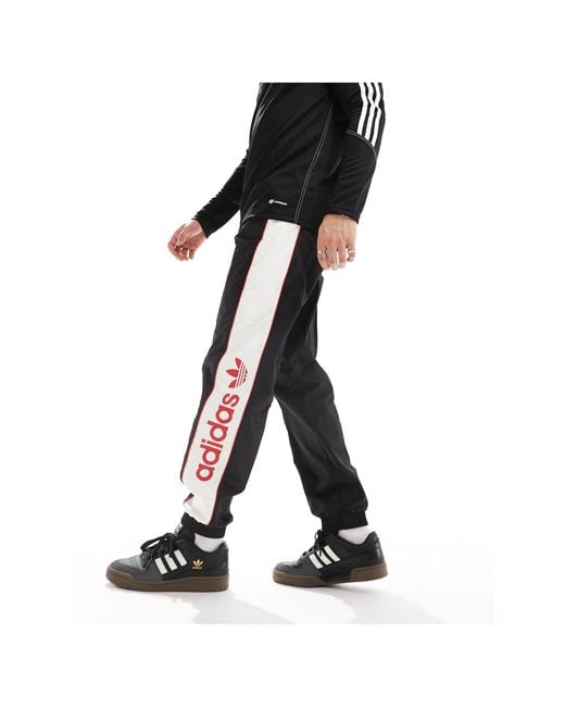 Joggers s, blancos y rojos con logo lineal Adidas Originals de hombre de color Black