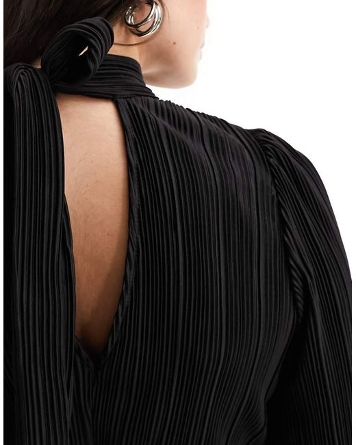 Top Plisado De Manga Larga Con Detalle De Lazada En La Espalda De Vero Moda de color Black