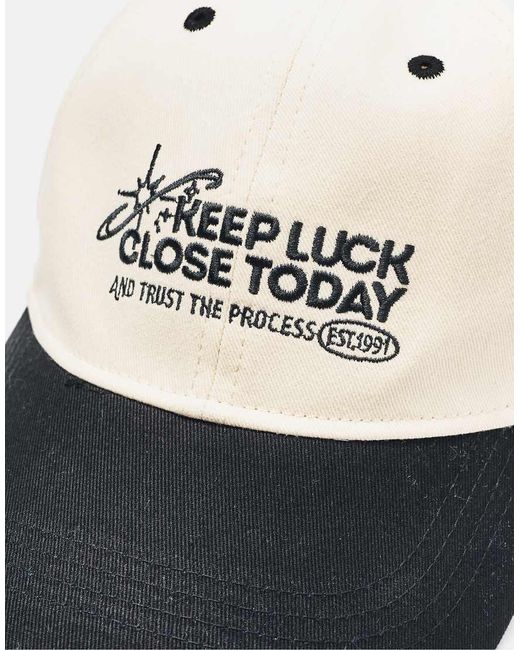 Keep Luck Close Today Cappellino di Pull&Bear in Green da Uomo