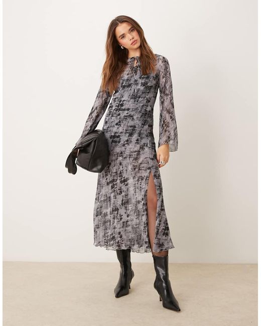 New Look Chiffon Midi Dress in Natural