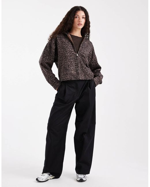 Hollister Black – kapuzenjacke mit leopardenmuster, reißverschluss und minilogo
