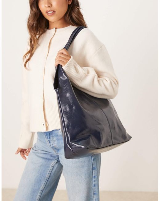 ASOS Blue – u-förmige tragetasche