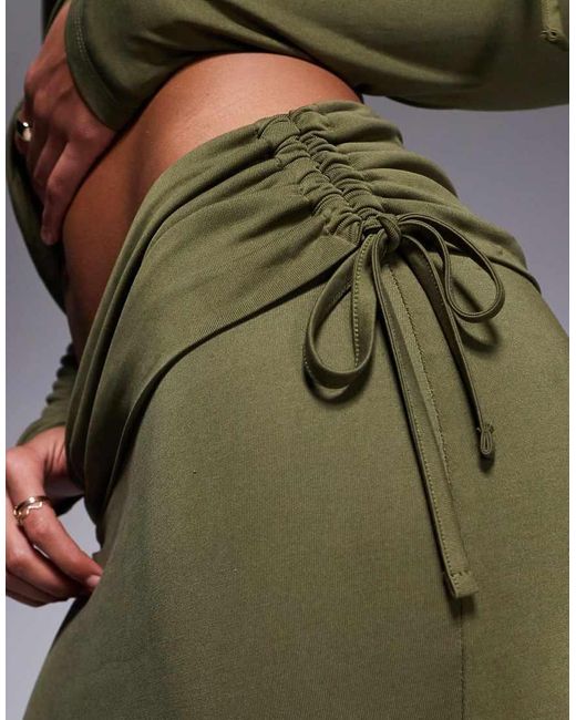 Falda Larga Verde De Corte Sirena Con Cinturilla Plegada Y Lateral Fruncido De Modal Premium De ASOS de color Green