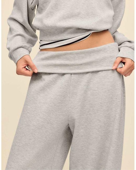 Stradivarius Natural Soft-Touch Balloon Jogger Trousers With Turn-Up Waist
