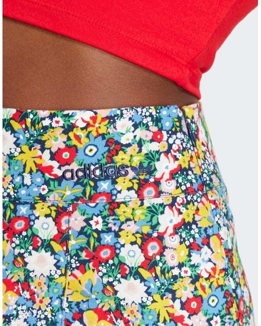 Adidas Originals X Liberty London in het Red