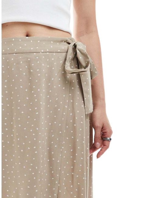 Gonna Midi A Portafoglio Con Stampa A Pois di Pieces in Natural