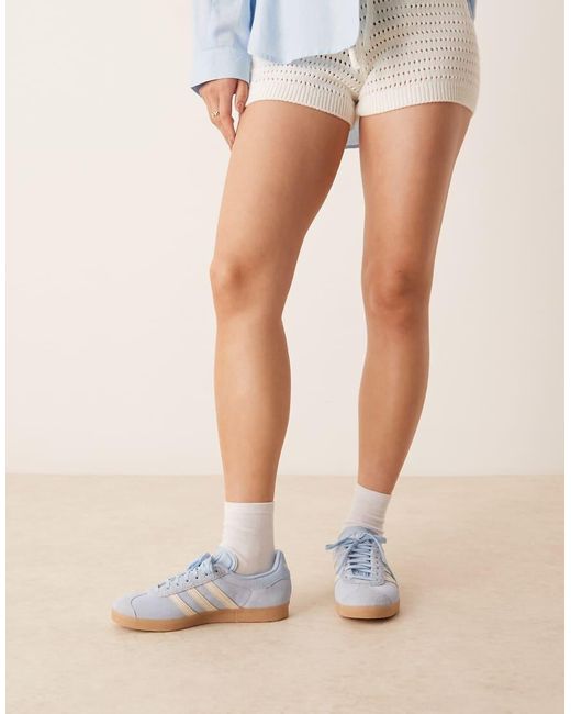 Zapatillas De Deporte Azules Y Crema Gazelle De Adidas Originals de color Gray