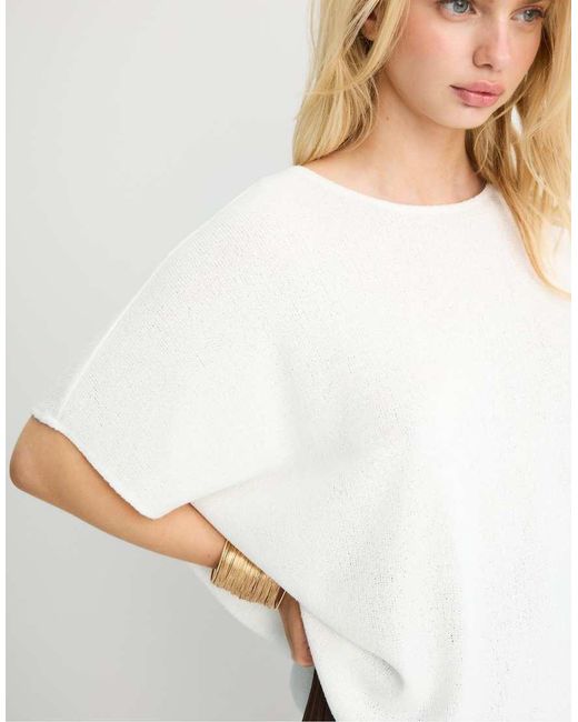 Stradivarius White Rustic Cape T-shirt
