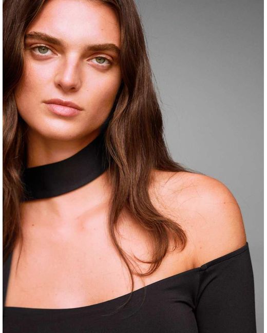 Bershka T-Shirt Met Lange Mouwen En Sjaaldetail in het Gray