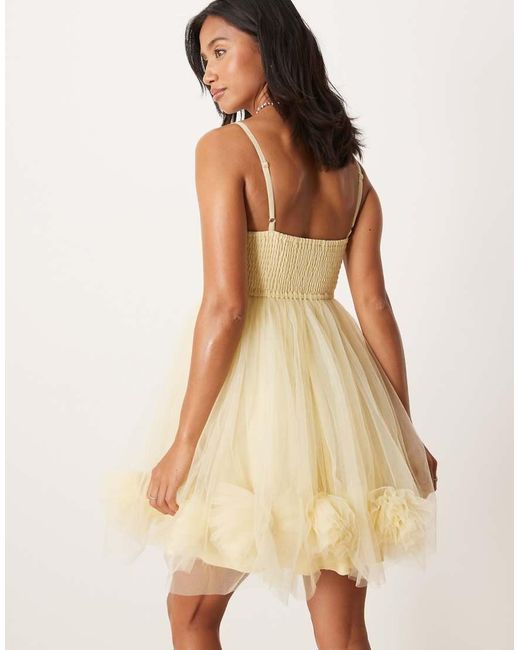 Vestito Corto Stile Babydoll Color Limone Con Fondo A Palloncino di LACE & BEADS in Natural