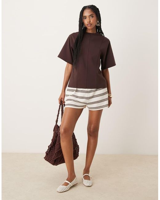 ASOS Interlock Top Met Korte Mouwen, Schakels, Naden En Stiksels Aan De Bovenkant in het Brown