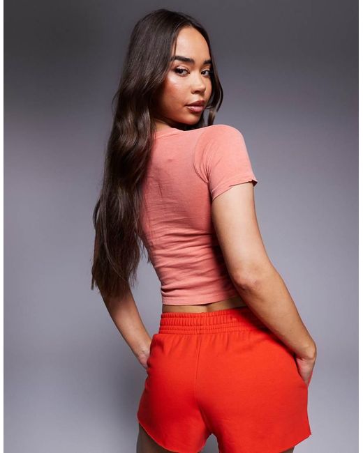 Kaiia Exclusives in het Red
