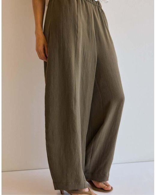 Stradivarius Natural Lyocell-blend Barrel Trousers
