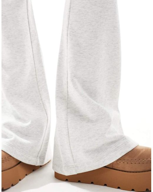 Pantalones De Chándal Grises De Corte Acampanado De Felpa De Cotton On (Parte De Un Conjunto) Cotton On de color White