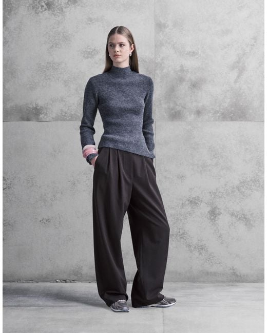 Pretty Lavish Blue – hochgeschlossenes, asymmetrisches strick-oberteil