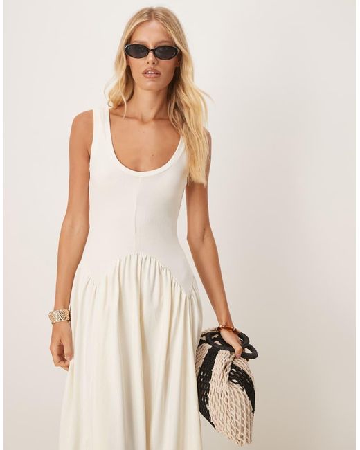 Vestido Midi Con Cintura Baja, Cuello Ancho Y Cuerpo De Canalé De -Blanco ASOS de color Natural
