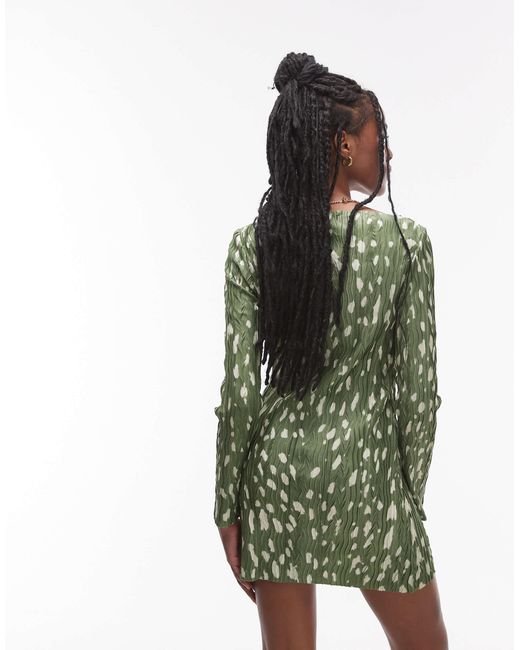 Robe courte plissée à manches longues et imprimé animal TOPSHOP en coloris Green