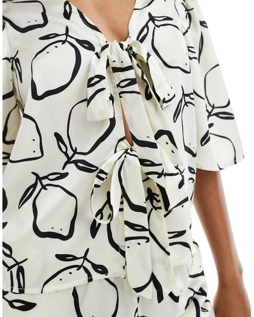 Top Corto Monocromático Con Estampado De Limones Y Lazada Delantera De (Parte De Un Conjunto)-Blanco Object de color White