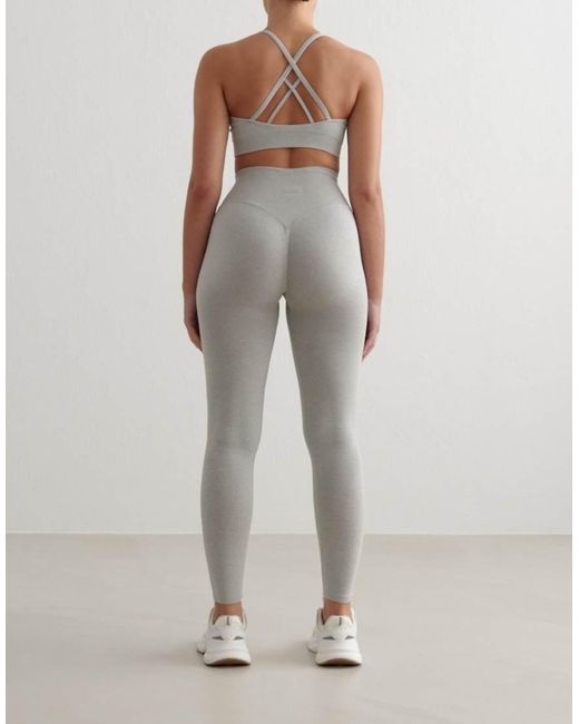 Reggiseno Mélange Senza Cuciture Modellante Con Incrocio Sul Retro di Aim'n in Gray