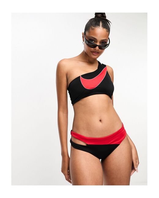 Nike Red – icon sneakerkini – asymmetrische bikinihose