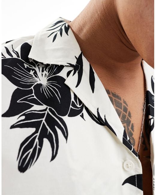 Camicia oversize con colletto con rever bianca con stampa di fiori di ADPT in White da Uomo