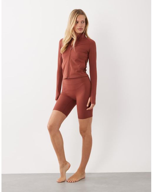 4505 Red Icon High Waist 8 Inch legging Short