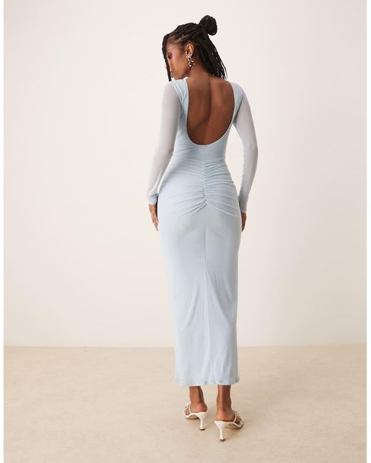 ASOS Maxi Jurk Van Mesh Met Lange Mouwen, Rechte Hals En Open Achterkant in het Natural