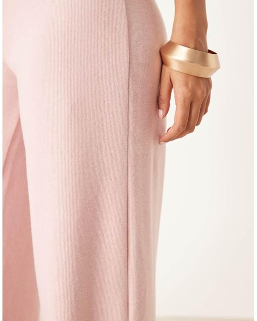 Pantaloni Morbidi Rosa Chiaro Con Fondo Ampio di ASOS in Pink