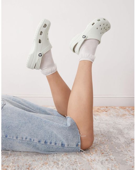 CROCSTM Natural – klassische clogs