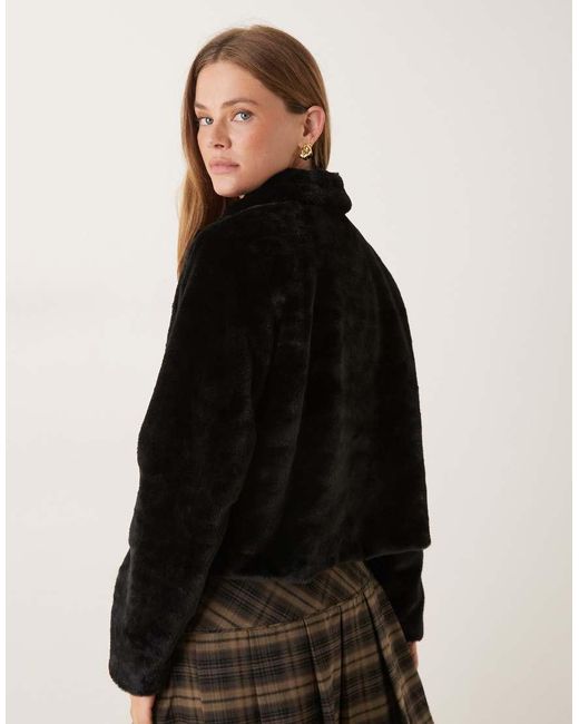 Jdy Black Cropped Collared Faux Fur Jacket