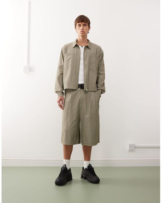 Collusion Natural Tailored Longline Skater Jort for men